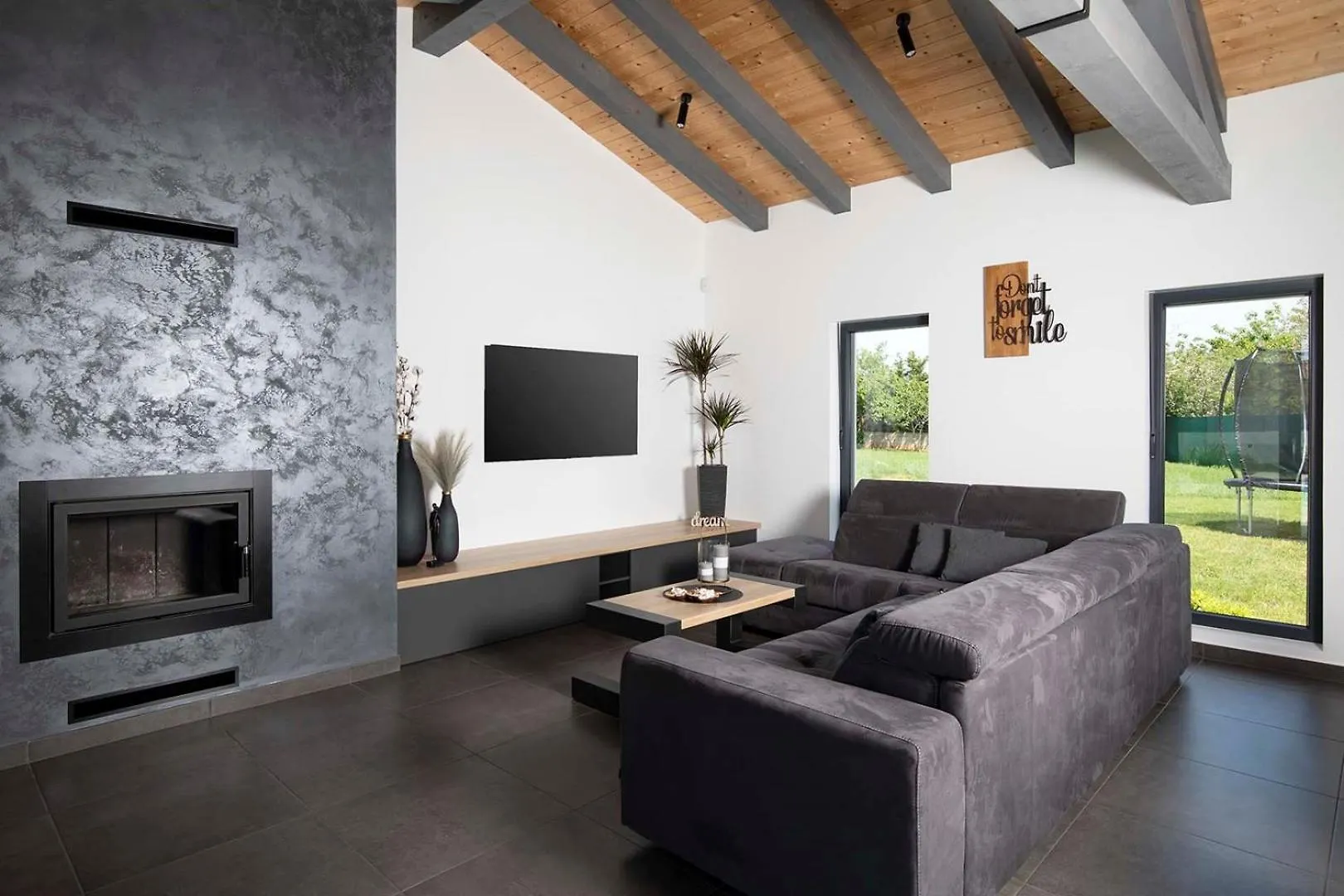Villa Frola Muntic 0*,  Croatia