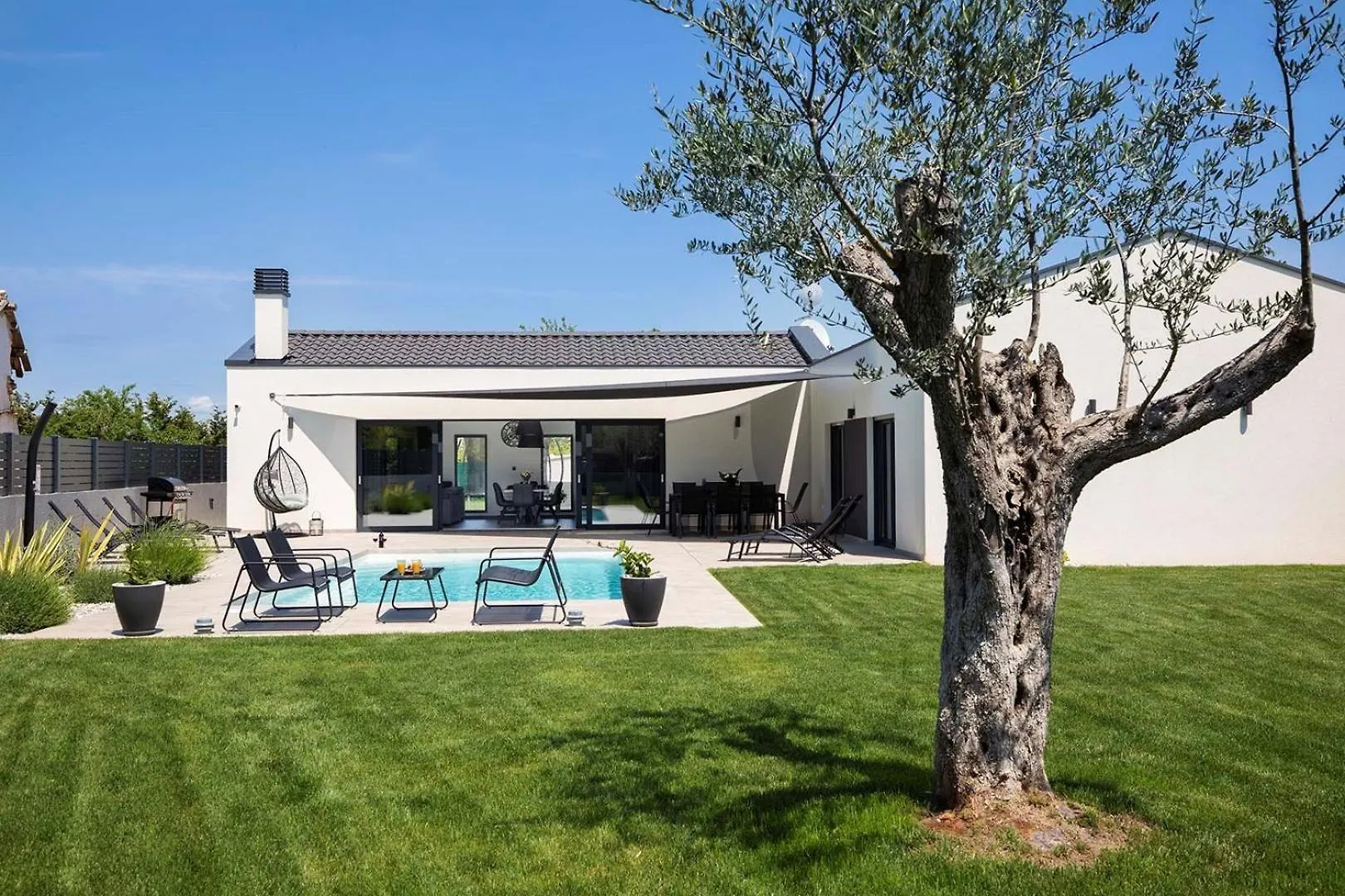 Villa Frola Muntic 0*,  Croatia